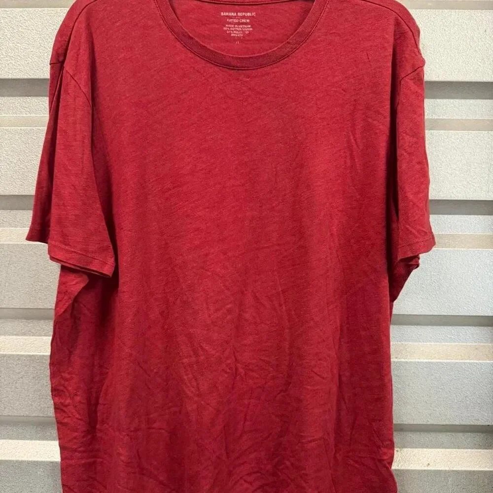 Banana-republic Men's Red and Burgundy T-shirt